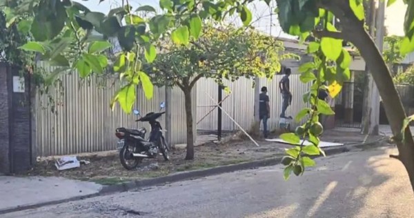 Luego de varias disputas en 2024, el acusado alambró y se apropió de la vivienda, aprovechando que no había nadie en ese momento.